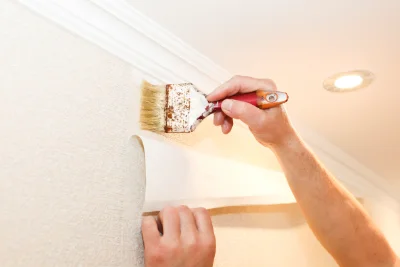Pose de papier peint à Menneval — revêtements muraux et toiles de verre